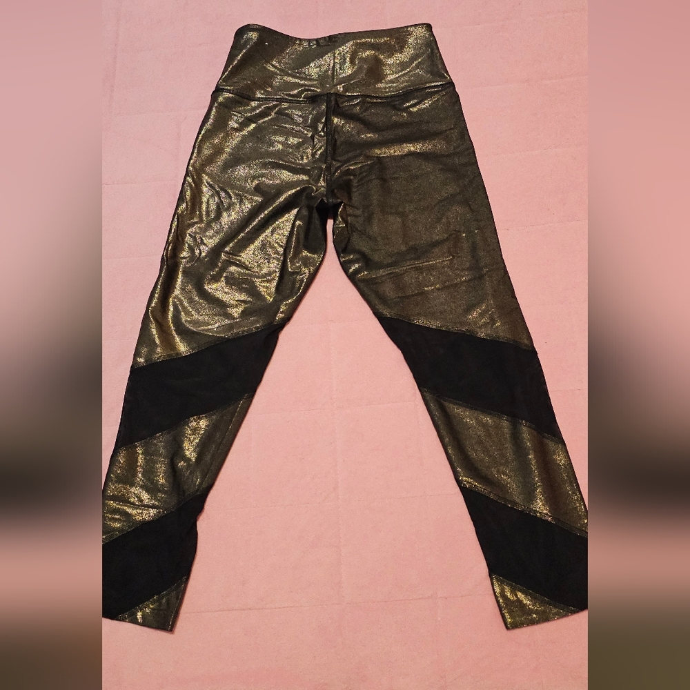 Pink ultimate capri leggings